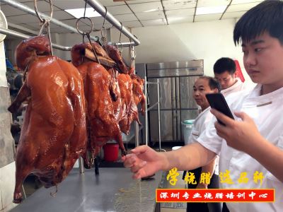 烧腊培训-今天来了两位学员